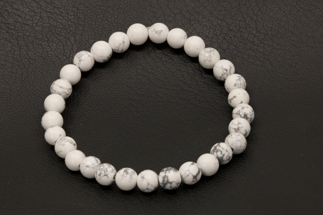 Howlite stretchy bracelet, 6 mm Howlite spheres