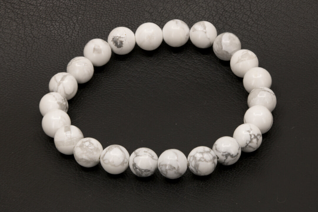 Natural Howlite stretchy bracelet with
8 mm spherical stones