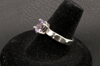 Beautiful oval cut Amethyst ring set in sterling silver with banded ring band, size 7 right side photo