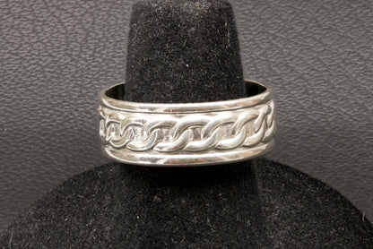 Fibrous Malachite with linked Chain Ring Band