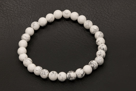 Howlite stretchy bracelet, 6 mm Howlite spheres