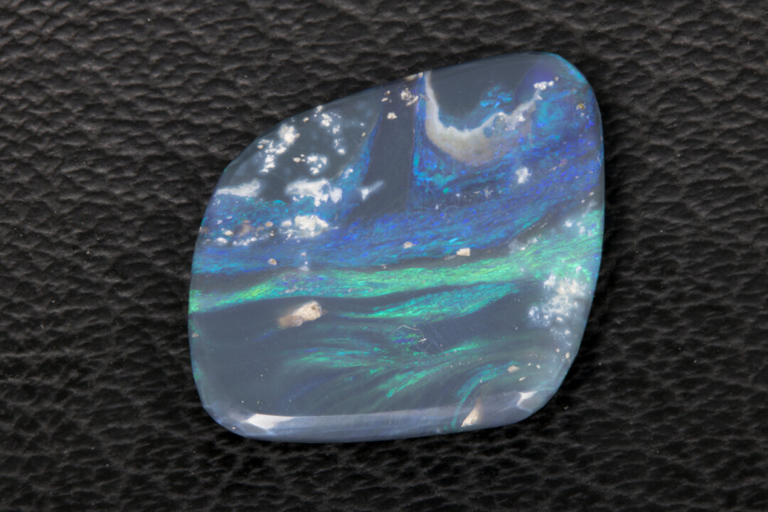 Lightning Ridge Black Opal Cabochon back picture