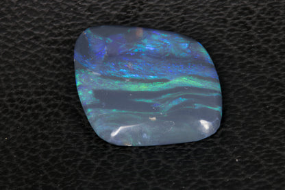 Lightning Ridge Black Opal Cabochon top picture