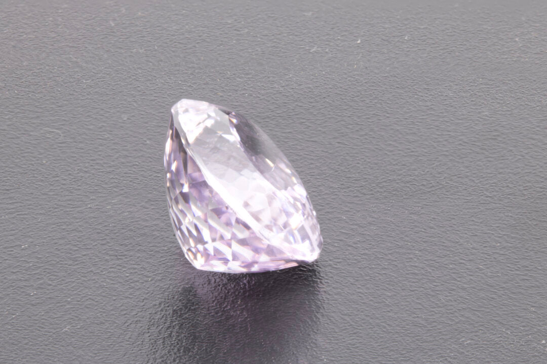 Pink Kunzite Oval Cut Facet Loose Stone 20 ct. right side picture